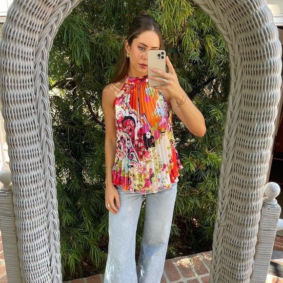 Beautiful vtg floral print pleated halter blouse / fits size xs to s - Picture 4 of 6